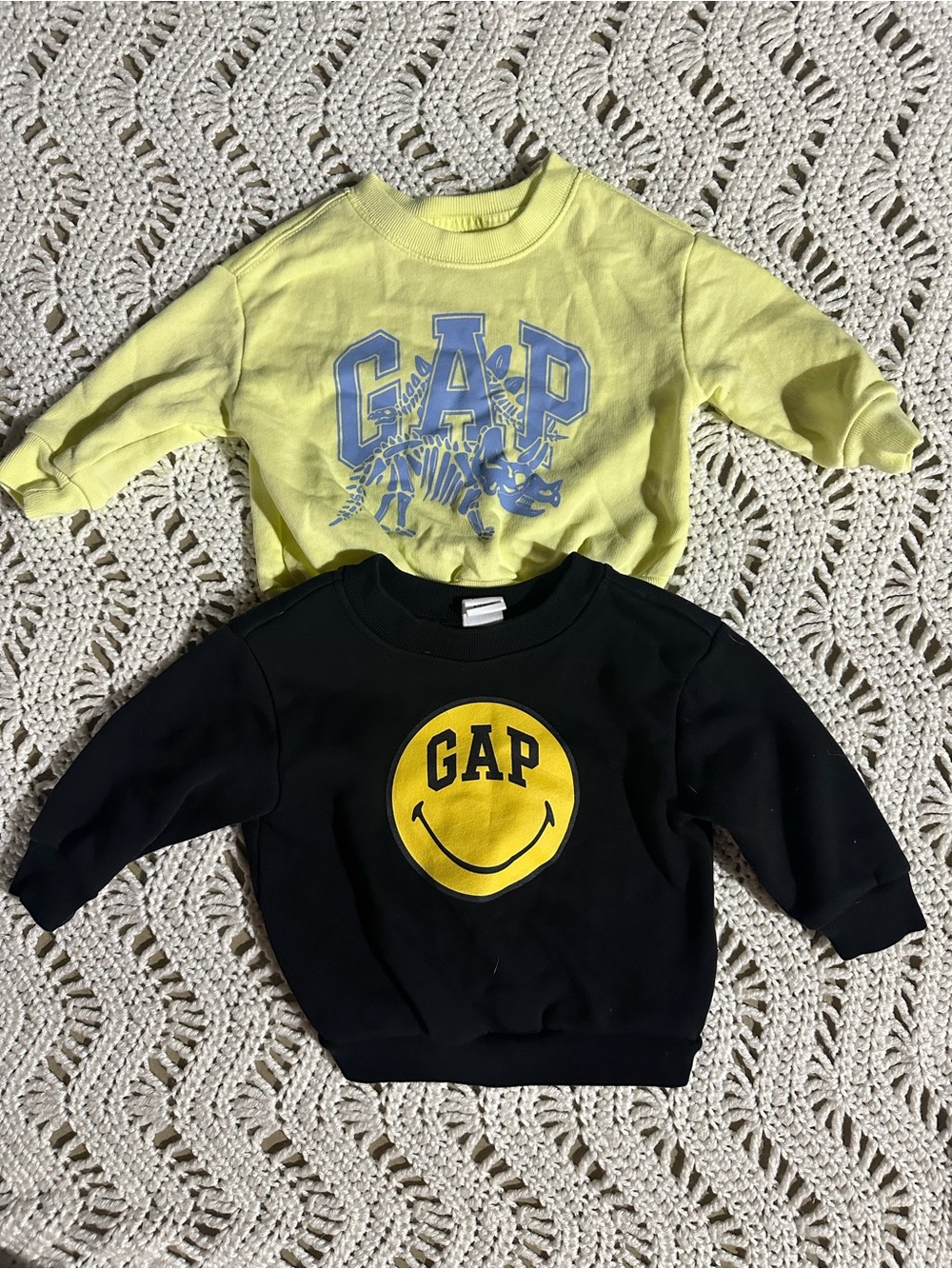 6-12M Crewneck Bundle GAP Kids Yellow Graphic Sweatshirt